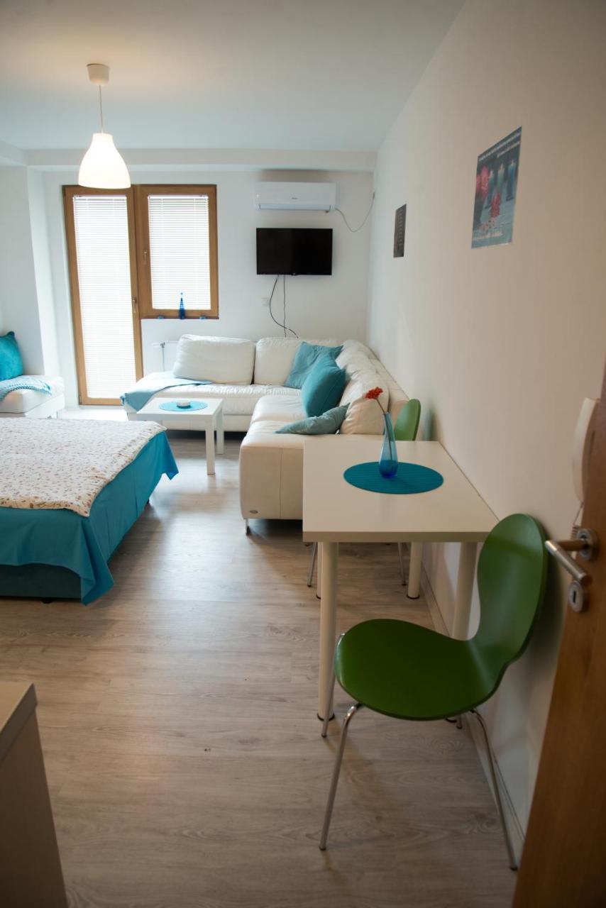 Blue Apartman Ni Exterior foto